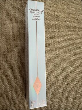 Charlotte Tilbury Glowgasm Beauty Light Wand — Pinkgasm Brand New